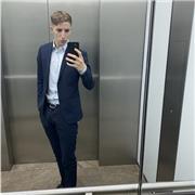 profesor de francés, italiano e inglés, fluido en los tres, nativo en francés e italiano. Principalmente asisto a clases con niños de 7 a 16 años. ¿Hablantes nativos o principiantes? No importa, cada una de mis clases está diseñada específicamente para cu